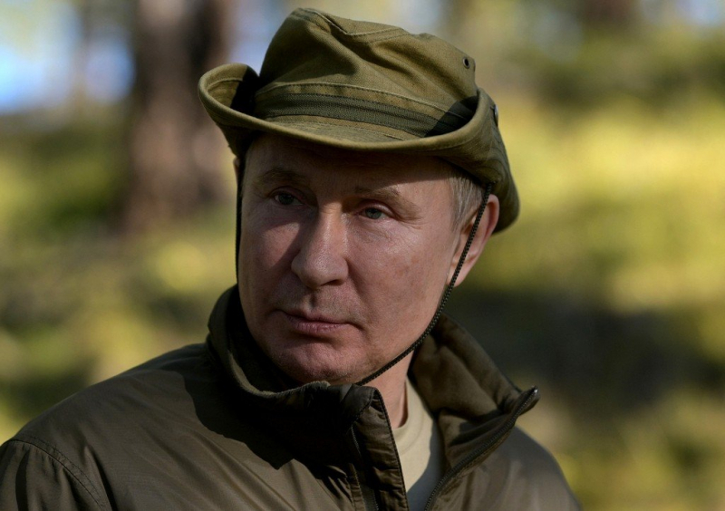 Сибирские каникулы: как Шойгу Путина в тайгу возил 